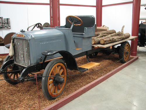 De Martini OV 2 Ton Flatbed